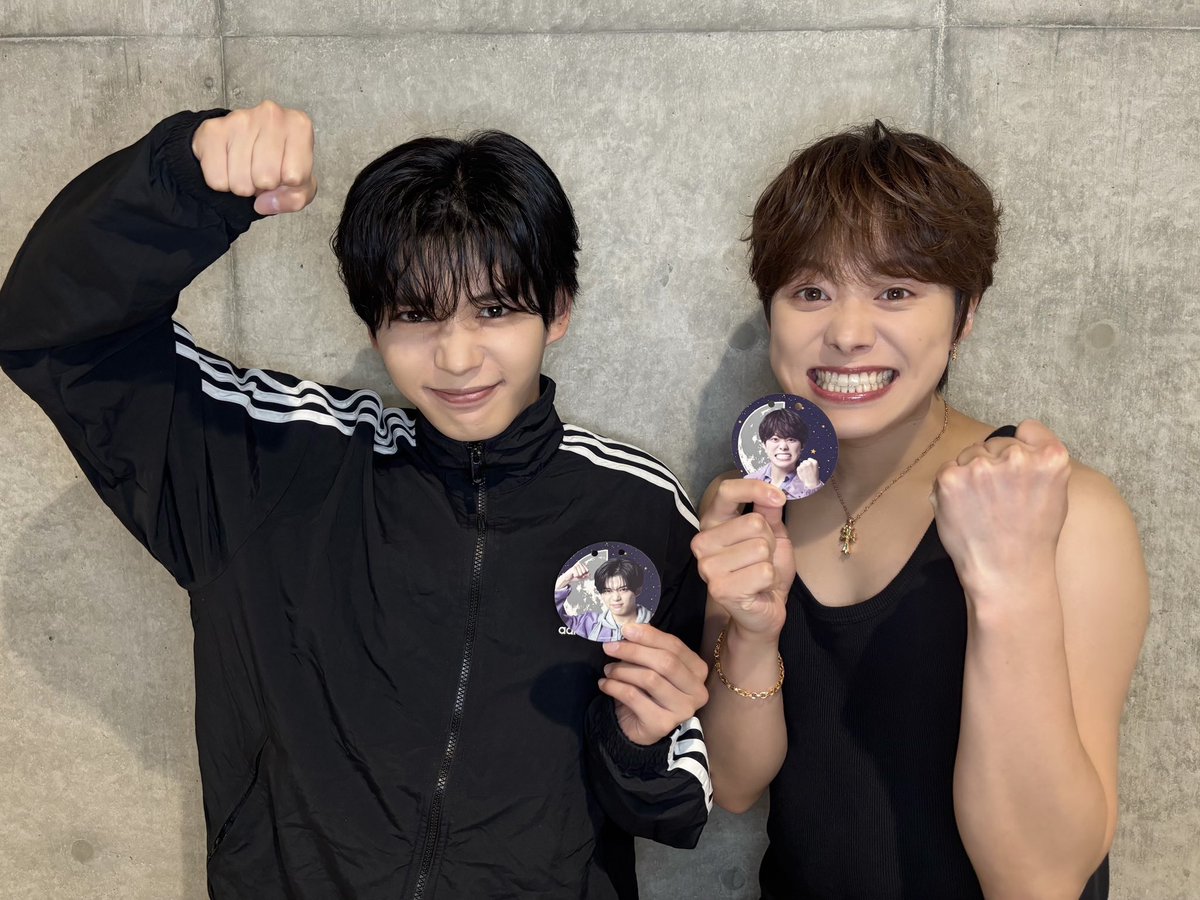 kaohoshi's tweet photo. 一昨日あの歩くバクステのところだったんだけど、大橋くんカラコンしてて久しぶりやん♡っておもっていたんだけど、目の錯覚？かなーって思ってましたが、これはしてるよね。（謙杜くんは手前のオタク構ってて綺麗な横顔しか見られず🥲そしてみんないい香りすぎて判別できず） https://t.co/8ufXSB26Ad