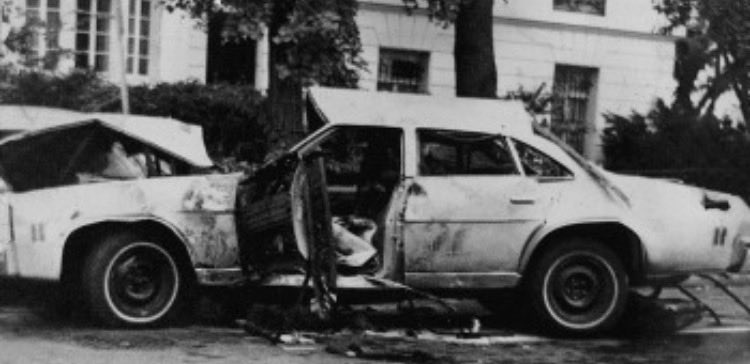 GuillermoLeFort's tweet photo. El 21 de Septiembre de 1976, Orlando Letelier sufre un atentado perpetrado por la #DINA en Washington ( 🇺🇸 ) que le cuesta la vida.! El ex canciller se había convertido desde el exilio en una de las figuras más críticas de la dictadura de Pinochet ! #A50Años #NiPerdónNiOlvido https://t.co/jQXoRA7ieH
