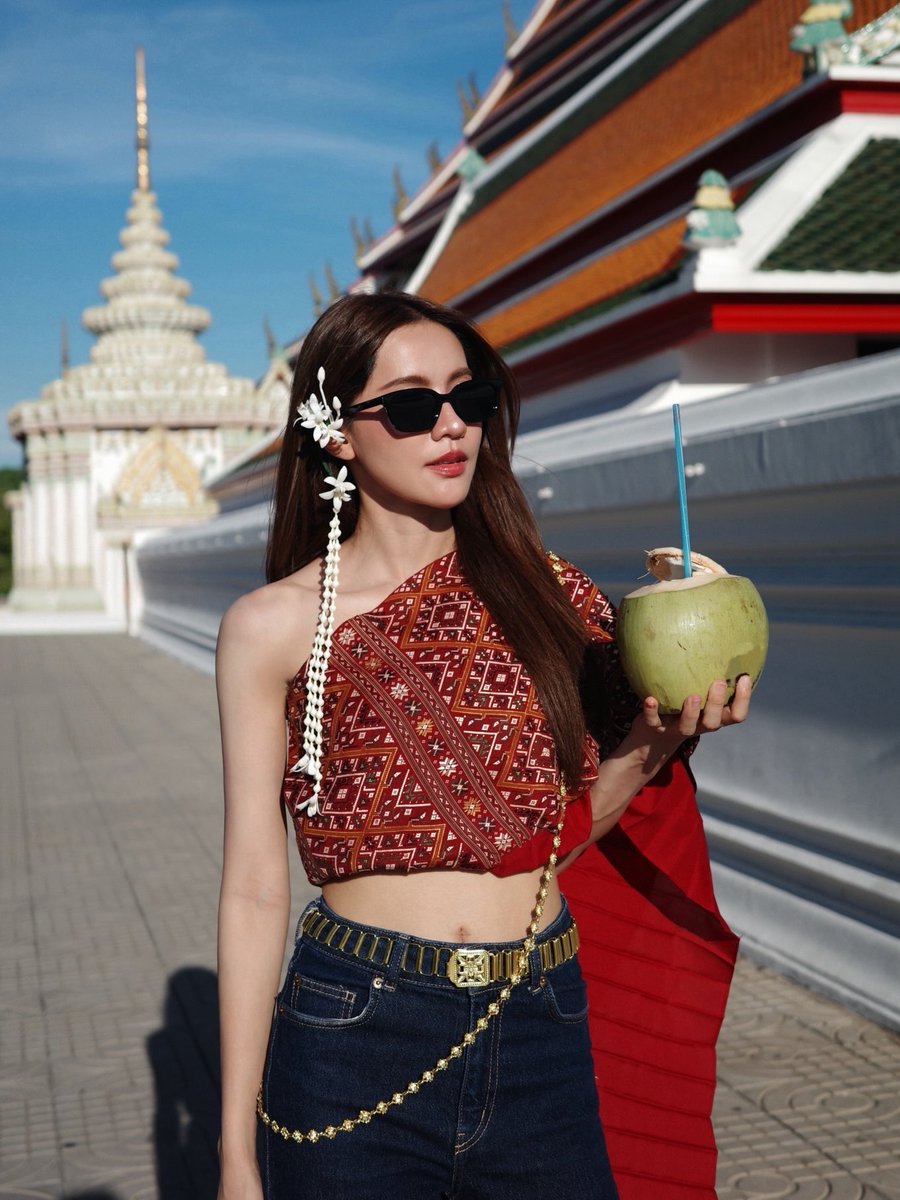 wrl_dal's tweet photo. ท่านและตากล้องมือหนึ่งของท่าน ถ่ายออกมาเริ่ดทุกรูปน้า

#NamneungMilinD https://t.co/rExaxfMUn6