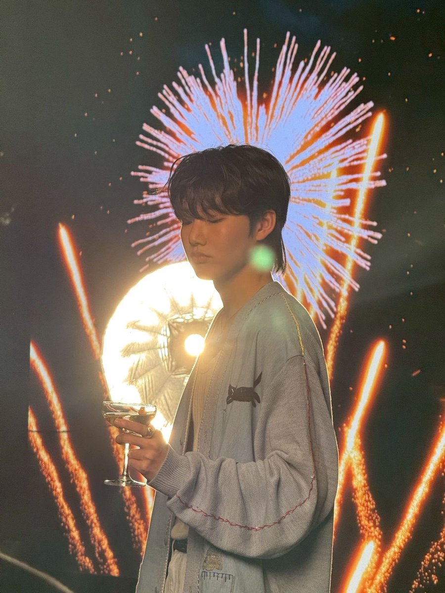 JJUNKYU_'s tweet photo. 파라다이스 준규 완전 저요…
그냥 너무 좋아해💕🧑🏻‍🩰🩷 

나시에 고양이 자수 박혀잇는 가디건🫰🏻
덮머💕💕💕💕💕
뒷머리도 사실 나는 좋아해….🆙🆙 https://t.co/HvUwFuMohp