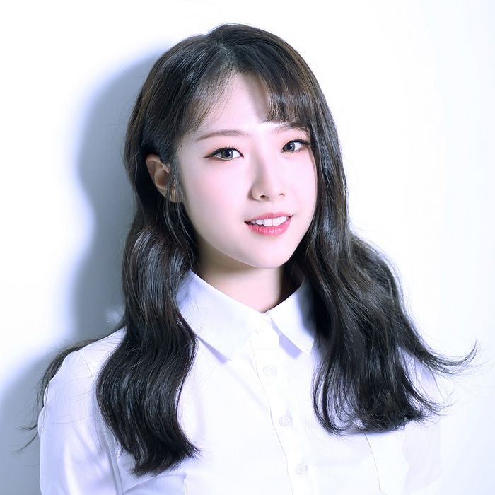 SHUASEUL0VER's tweet photo. ⋆. 𐙚˚࿔  loonateen debut  𝜗𝜚˚⋆

#슈슬 https://t.co/9PwI5dtunl