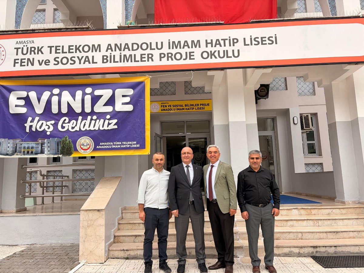 EnsarVakfi's tweet photo. 🔵 Amasya'da Öğrencilere Sınav Öncesi Moral Desteği: "Sınav Stresini Yenme Sanatı" Kitabı Hediye Edildi

Ensar Vakfı Amasya Şubesi, üniversite sınavına hazırlanan son sınıf öğrencilerini okullarında ziyaret ederek gençlerle bir araya geldi. Öğrencilere sınav stresini yönetmelerine yardımcı olması amacıyla "Sınav Stresini Yenme Sanatı" adlı kitap hediye edildi. 👇

🔗 https://t.co/YZ7R3icdPz #EnsarVakfı #Amasya