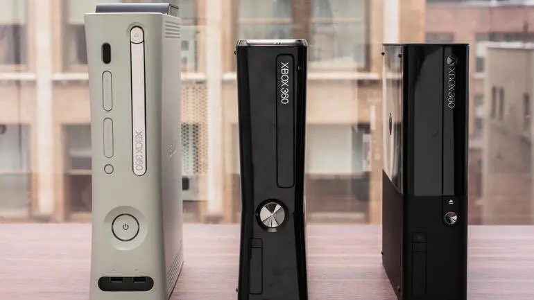 XGREEN1000's tweet photo. كان Xbox 360 أول منصة ألعاب توفر الميزات التالية:

1. قرص صلب قابل للفصل
2. وحدة تحكم لاسلكية
3. بطاريات قابلة لإعادة الشحن
4. دقة عالية (HD) بمستوى 720p
5. متجر إلكتروني
6. محتوى قابل للتنزيل
7. ملف تعريف اللاعب واسم اللاعب (Gamertag)
8. نظام الإنجازات ونقاط اللاعب (Gamerscore)
9. قائمة الأصدقاء
10. محادثة مرئية
11. محادثة صوتية
12. رسائل صوتية
13. رسائل نصية
14. خدمة Xbox Live: اللعب مع أي شخص، وفي أي مكان في العالم.

اضطرت PlayStation إلى تقليد كل هذه الميزات ثم تأتي الان تحدثك عن الابتكار.

جهاز Xbox 360 هو السبب الذي جعل أغلب اللاعبين يعشقون علامة XBOX ليومنا هذا.

#xbox
