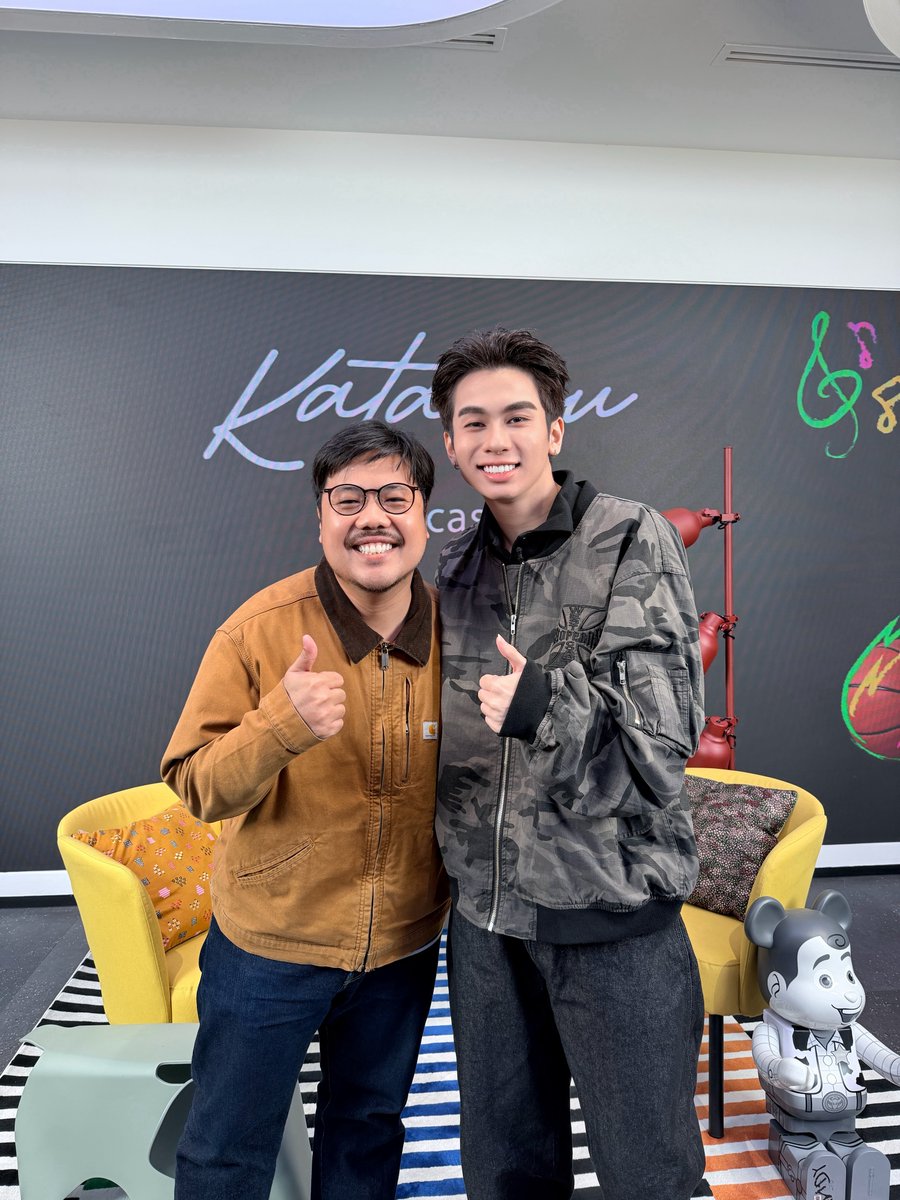DICE_SONRAY's tweet photo. Katanyu Podcast x #JAYkansopon มาแล้วค้าบบ! 🎙️✨ ชวนทุกคนมาฟังเรื่องราว และมุมมองของเจย์ ผ่านบทสนทนาในรายการกันนะครับ
ขอบคุณ @katanyu_tonight ที่ชวนเจย์มาร่วมพูดคุย และแชร์เรื่องราวในครั้งนี้นะครับ 

สามารถรับชมได้แล้วตอนนี้! ทาง YouTube : Katanyu Tonight 🔗 : https://t.co/g8B6dAbDb0

#KatanyupodcastxJAY 
#Katanyupodcast 
#DICEBLUE 
#DICE_SONRAY
#SONRAYMUSIC