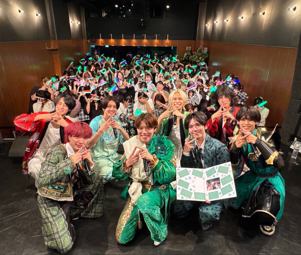 a0905_0120's tweet photo. 9/21 ✨💚きよ君卒業公演💚✨

会いに来てくれた皆様！ありがとうございました！！そしてきよ君、今日まで"100STARS 佐瀬清隆"としての活動本当にお疲れ様でした🙇‍♂️

きよ君がしたい事を全て詰め込んだ、8人最後のエンターテイメントでした👊🏻🔥
ワンスタってほんといいグループだな😭😭
みんながそうさせてくれてるんだろうなって今日を通して思った！いつもありがとう！！
きよ君が今日まで繋いでくれた物を俺がこの先の100STARSに繋いで行きます

これまでのワンスタをありがとう！そして明日からは新生100STARSです！！
今日と同じ表参道GROUNDにて"CHANOMA"
ワンスタが新たに走り出すそんな日にみんなには居て欲しいです❤️‍🔥✨
19:15~！絶対にその目で見に来てください！！

改めて、足元の悪い中お越し頂きありがとうございました！帰り気をつけてね🙇‍♂️
明日の新体制お披露目でまた会おーね‼️