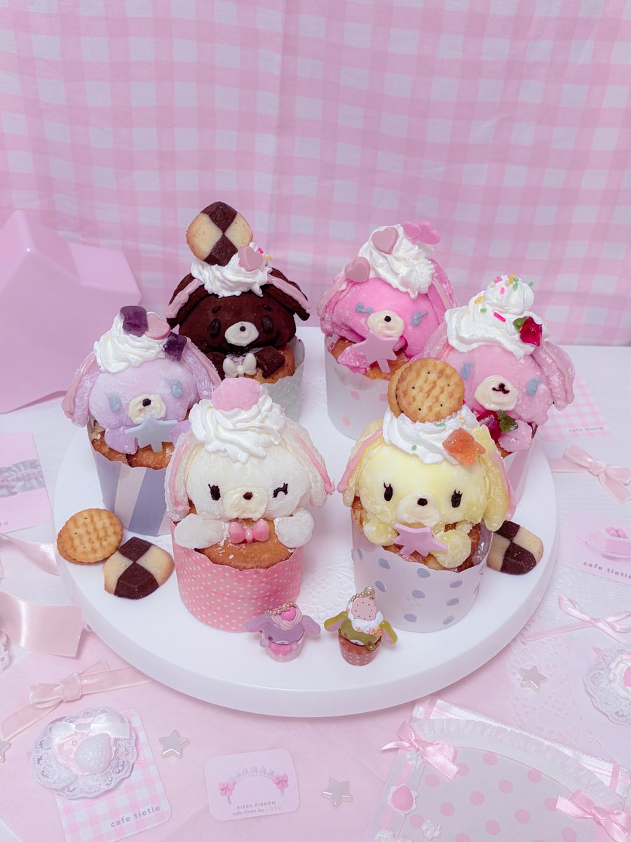 etoile_kalin's tweet photo. ガチャガチャでゲットした、シュガーバニーズのカップケーキチャーム 食べれるカップケーキにしてみた💕もちもちだよ♡
#お菓子作り　#シュガーバニーズ https://t.co/R2WfkJpV4c
