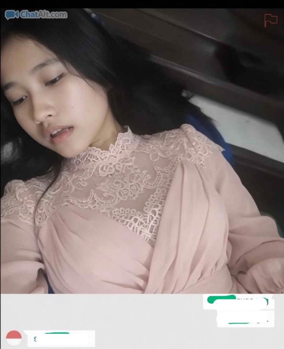 inadya17209's tweet photo. ome tv pura pura gak tau begini https://t.co/v3YTGXbOWS