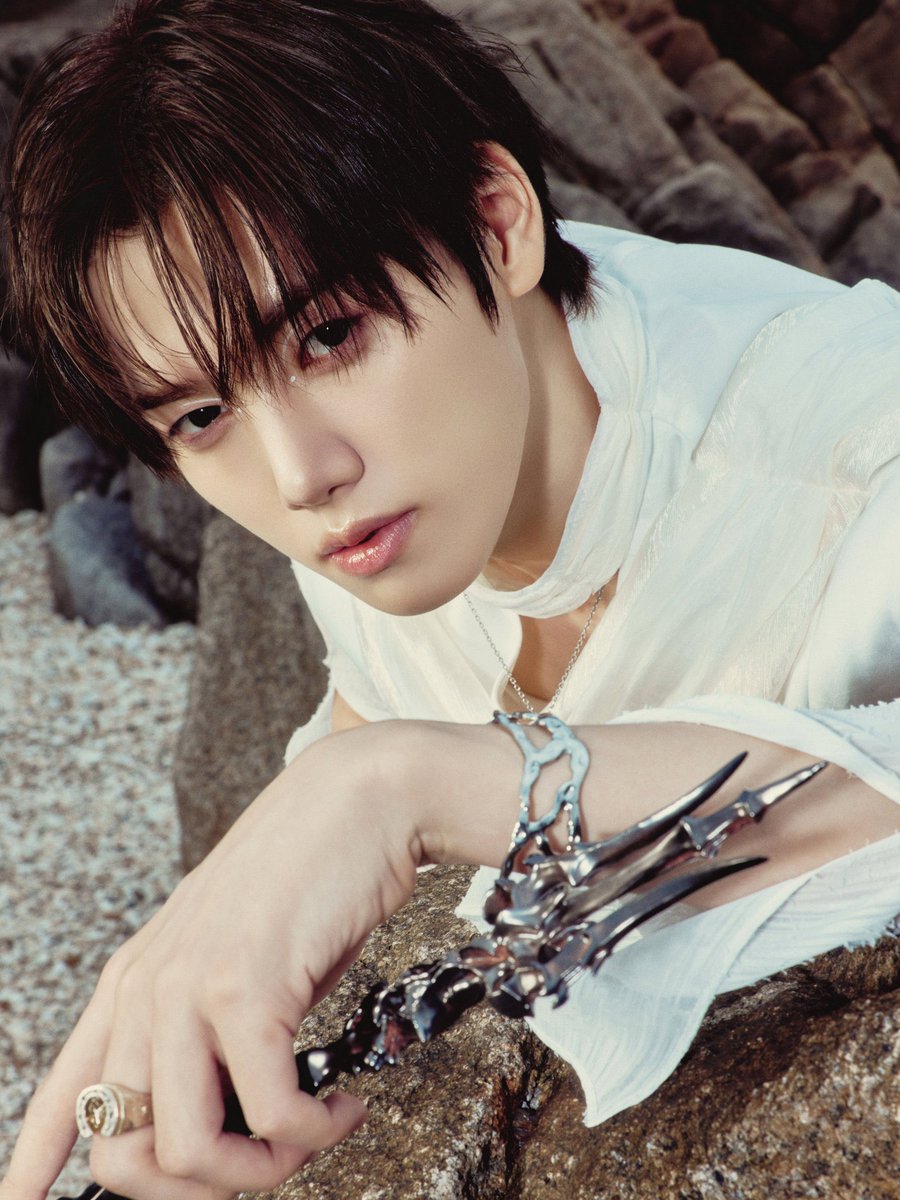 cravitytwt's tweet photo. oh kang minhee you fine ass man.. https://t.co/wPTIrXN2Gk
