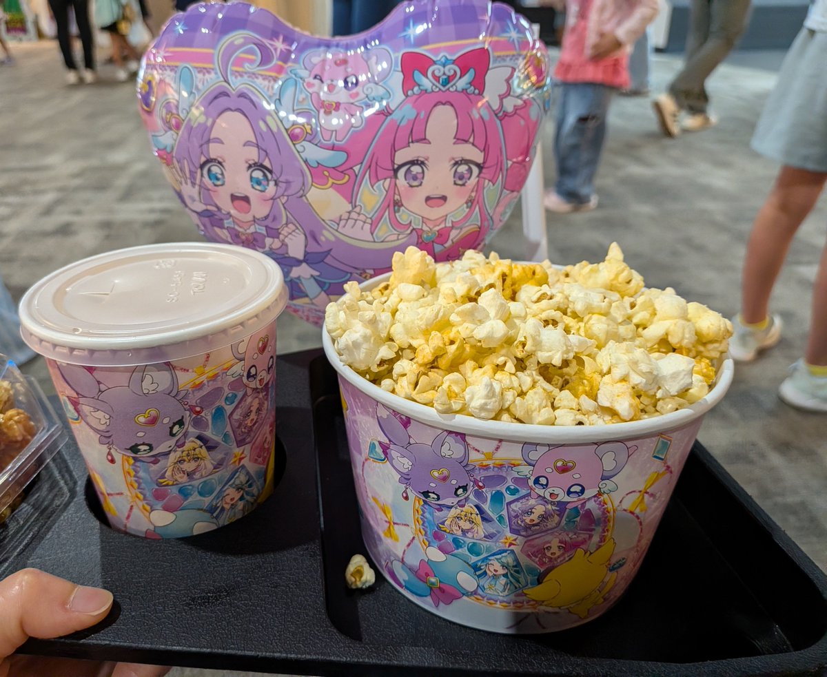 akina_emew's tweet photo. 今日は　プリキュア見てきた♥　大好きなアイドルプリキュアも出てきたし　キュアアルカナもかわいかった🥰
ストーリーもよくて　途中でうるうるきた🥹　隣に子どもいたから　隠すの大変やった😅　来年も行きたいなぁ✨✨ https://t.co/rwQDurrPnE