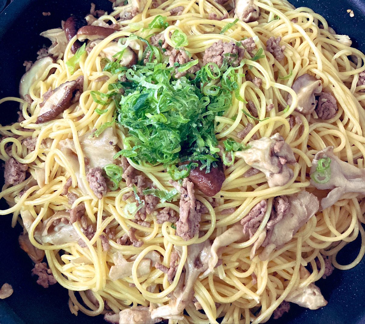 rutaaarr's tweet photo. きのこパスタ🍝
今日は家でのんびり https://t.co/i81NBpxQ6R