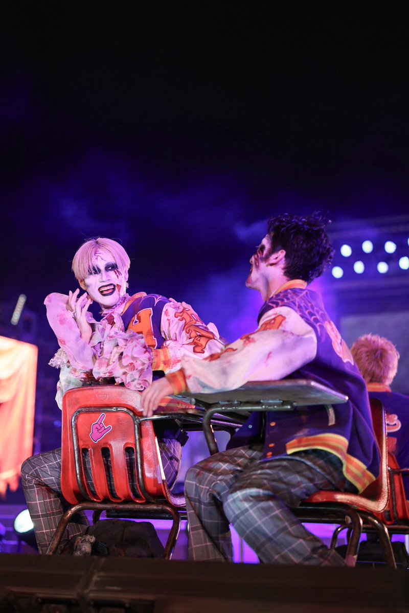 mino_1230's tweet photo. 9/19 ハロウィーンホラーナイトアカデミー
仲良さげな2人が好きです
#USJファン #HHN2026 https://t.co/9p6X8YxAtN
