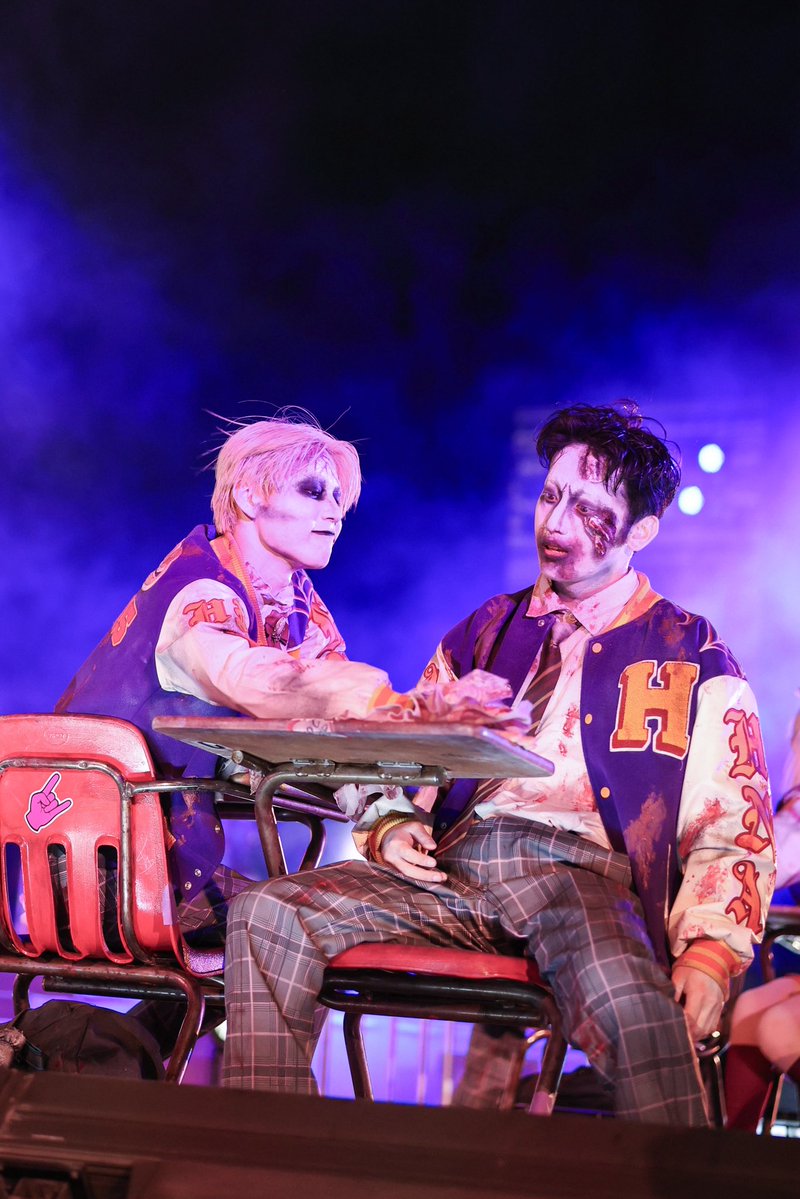 mino_1230's tweet photo. 9/19 ハロウィーンホラーナイトアカデミー
仲良さげな2人が好きです
#USJファン #HHN2026 https://t.co/9p6X8YxAtN