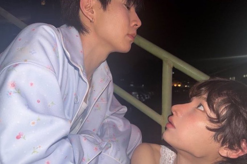 jumplings_'s tweet photo. they were being such clingy boyfriends that day like hello 😭😭 https://t.co/0n5tUrCk09