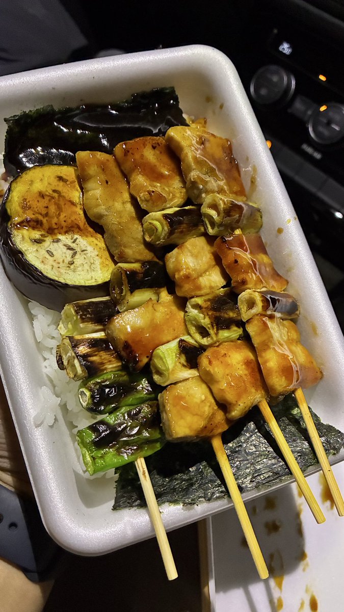 MakeSu10's tweet photo. やきとり弁当は鳥じゃなかったのか🐷 https://t.co/rXC83VVvhd