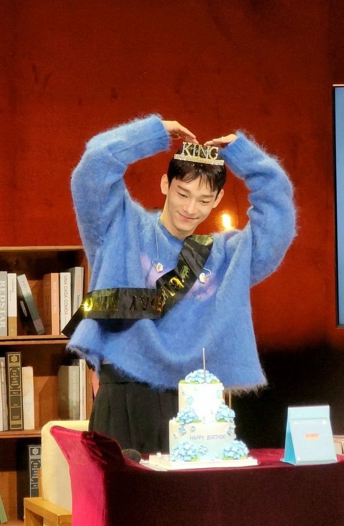Byhundae38's tweet photo. Happy Birthday CHEN 💛

#HappyChenDay 
#CaptainCHENDay

#첸 #CHEN #JONGDAE #김종대 https://t.co/EmF5iWm9np