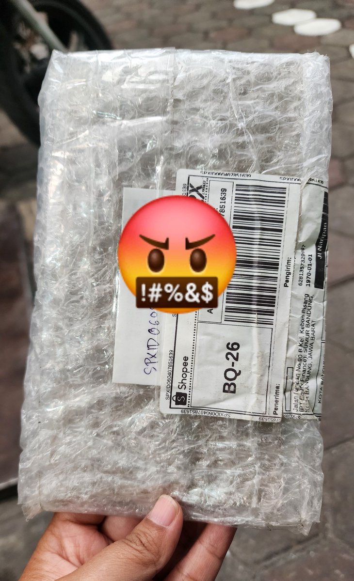 vtreelogy's tweet photo. SPX KAMPRETT.. PAKET SEGEDE GABAN DIBONGKAR DIGANTI CUMA KERTAS DOANG DIBUNGKUS BBW. SPX SETANN!! https://t.co/0LRzo6hNxT