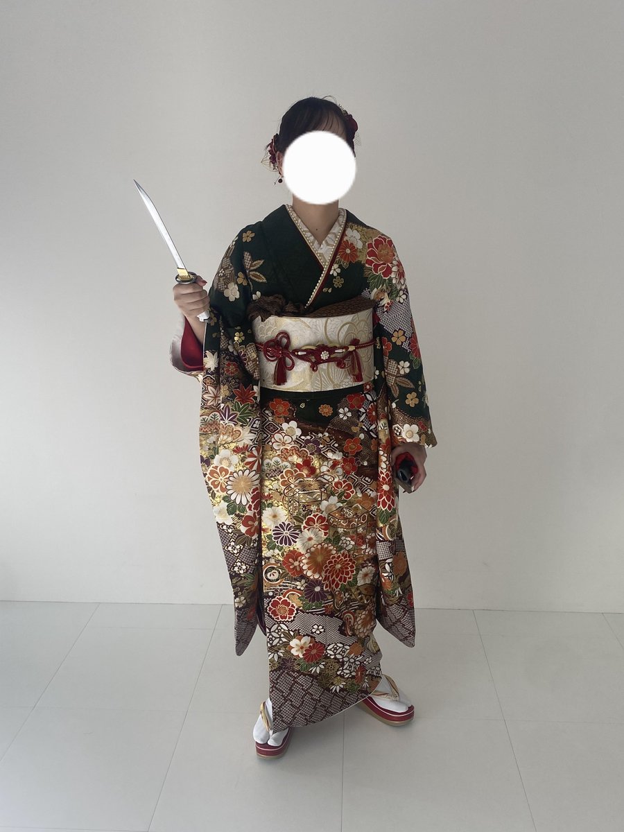 mini_pitfyt's tweet photo. 時間遡行軍倒す系審神者with近侍の薬研（刀） https://t.co/9uVc0ePlUv