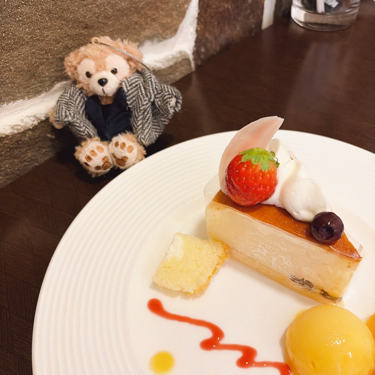 ymiytk143's tweet photo. ケーキも美味しかったね！山井ッフィー⛰️ https://t.co/ZSFqqdfigs