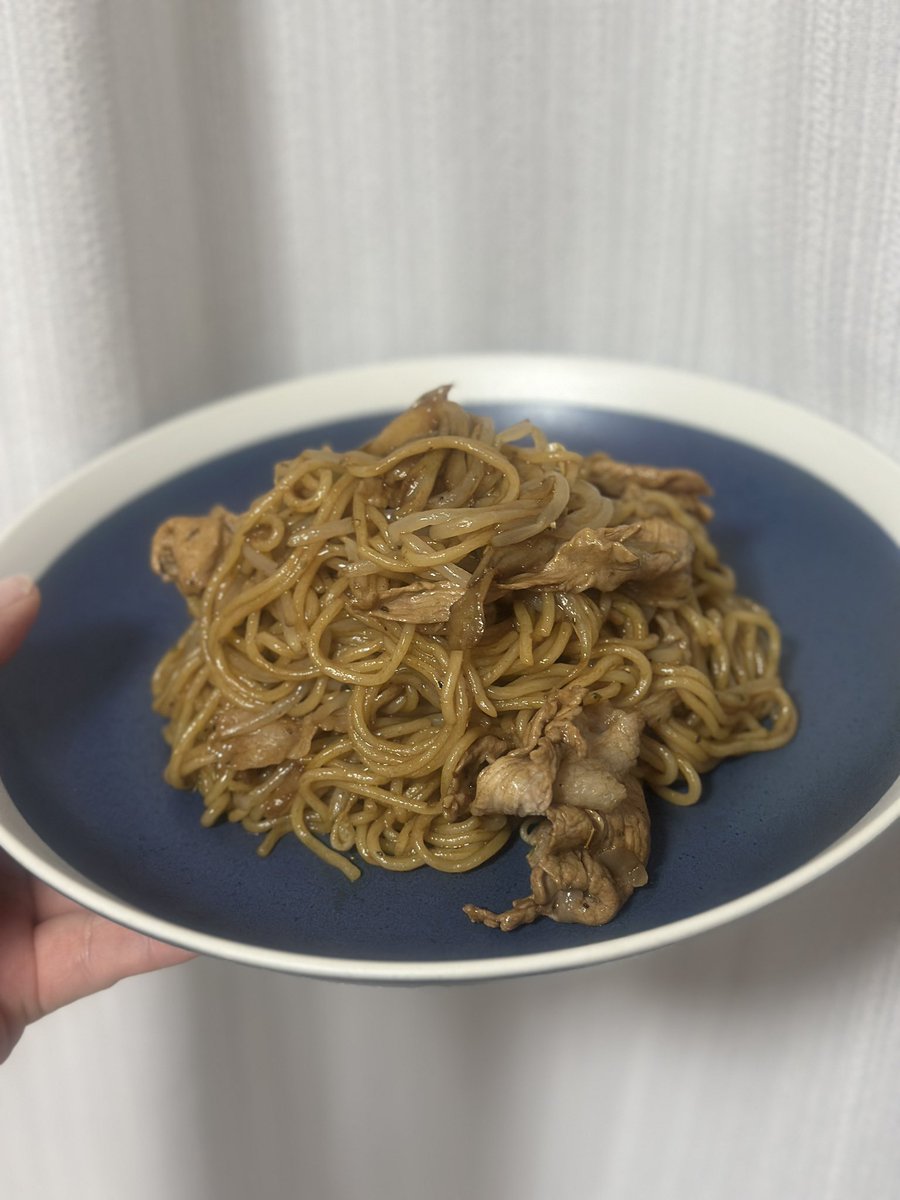 dotsuitareee's tweet photo. 横山さんの焼きそば！うまい！ https://t.co/sxDljhaFzl