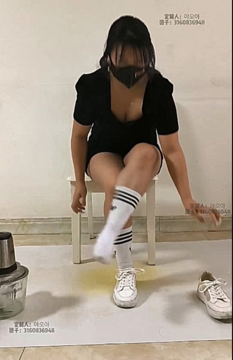 Adexmedia_5's tweet photo. #trample #giantess #踝踏 #踏み潰し
#crushfetish #bootscrush
#crushing #hc #ankleboots #pumps #womencrush #hardcrush #Crushtoys #goddess #heels #girlscrush #temalecrush
Have new crush video (WRITE ME ON
Telegram) TELEGRAM IN BIO(for any crush videos or want to join my group https://t.co/b8IJlMgiPb