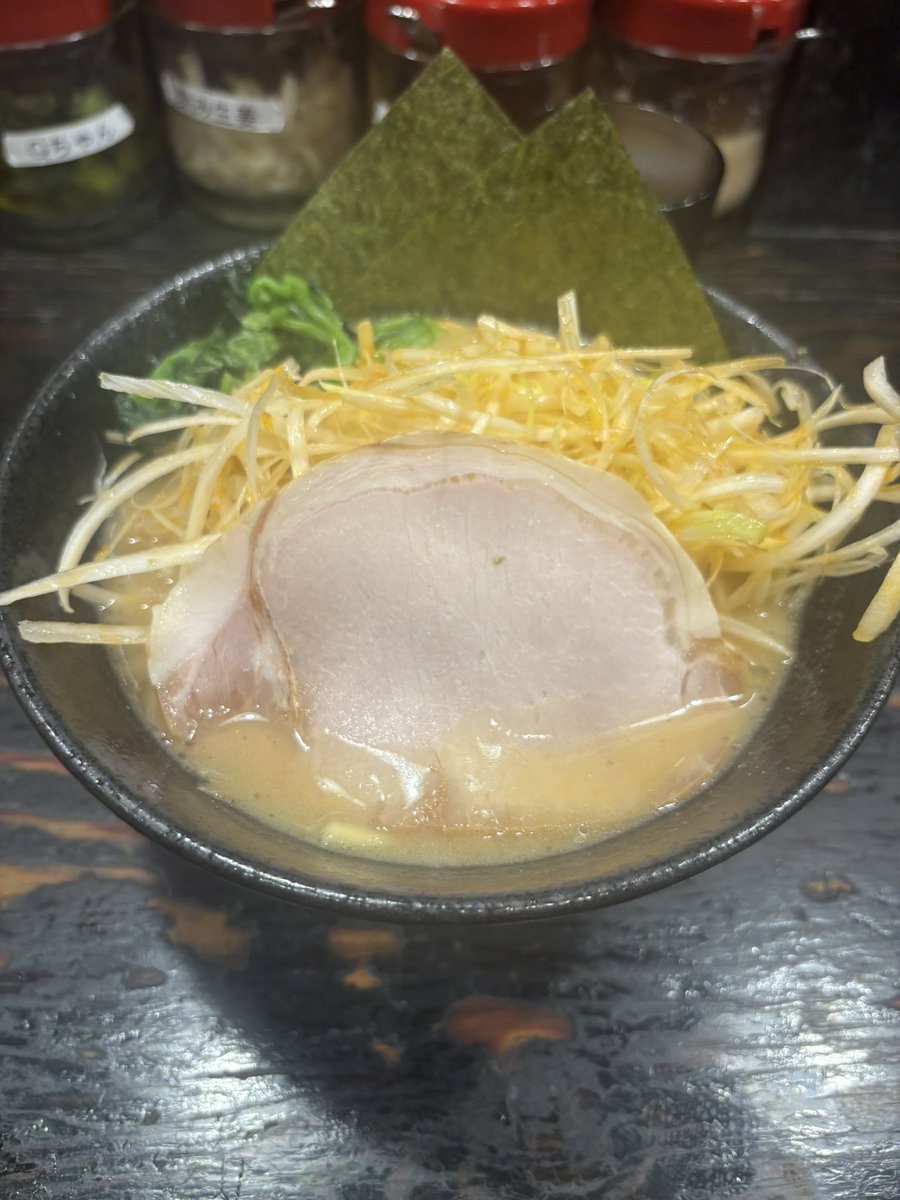 attomalk2357's tweet photo. 早めに退散して家系ラーメン決めた🤔
明日は帰ります🫡 https://t.co/JYTgpzaubM