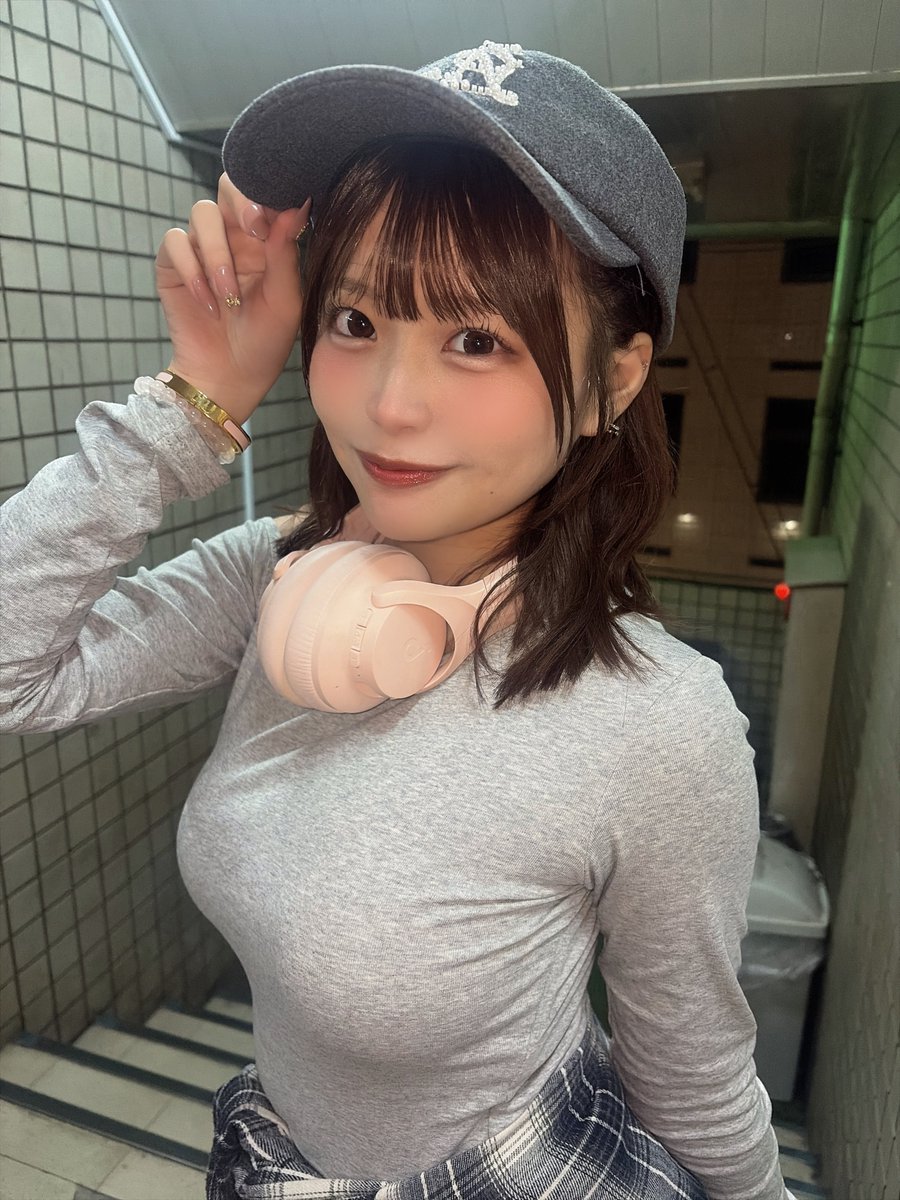 dragons_mii's tweet photo. ちゃお〜🩷

ライブの日の私服はシンプル♡ https://t.co/uwA9WtS8fJ