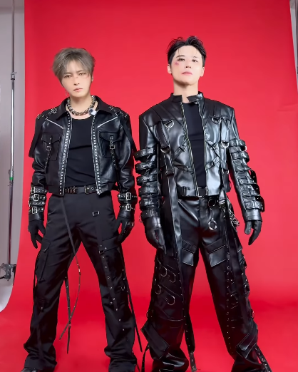 Kkorepo's tweet photo. #ジェジュン＆#ジュンス「#JX」、一緒に回るだけでもかっこいい（動画あり） 
🔗https://t.co/yXY9qiyPsQ https://t.co/bYL47SZmpA