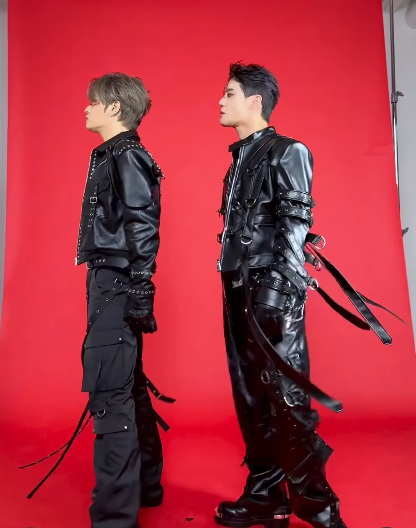 Kkorepo's tweet photo. #ジェジュン＆#ジュンス「#JX」、一緒に回るだけでもかっこいい（動画あり） 
🔗https://t.co/yXY9qiyPsQ https://t.co/bYL47SZmpA