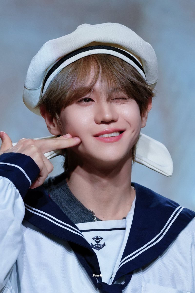 bassic105's tweet photo. 260919 포토북

😉😉😉😉

#양요섭 https://t.co/RCqi1dnqpF