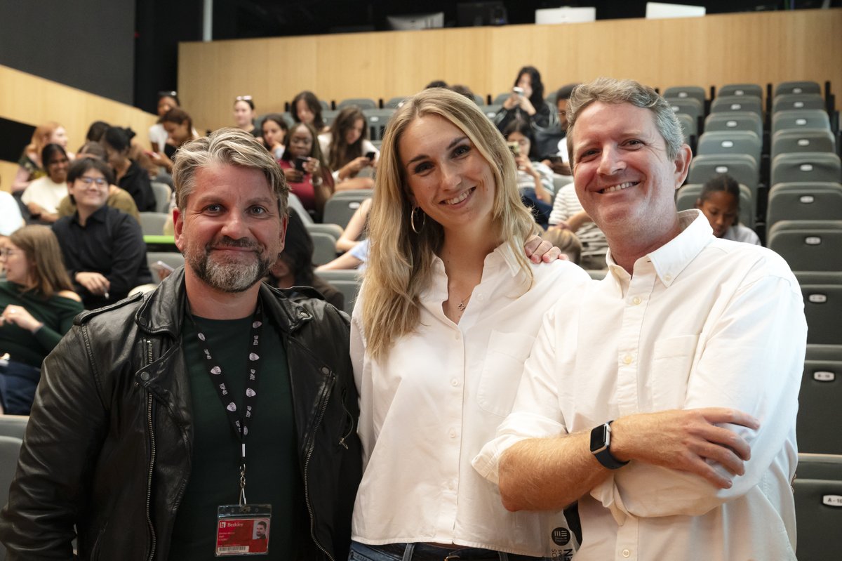 berkleevalencia's tweet photo. Kicking off our #BerkleeValencia guest visits with a special Global Entertainment &amp; Music Business alumna: Henrike Kresser.

She joined us to share her experience as a marketing and branding specialist and Senior Manager at Warner Music Group, working in the dance music sector. https://t.co/hFHhdxWSqQ