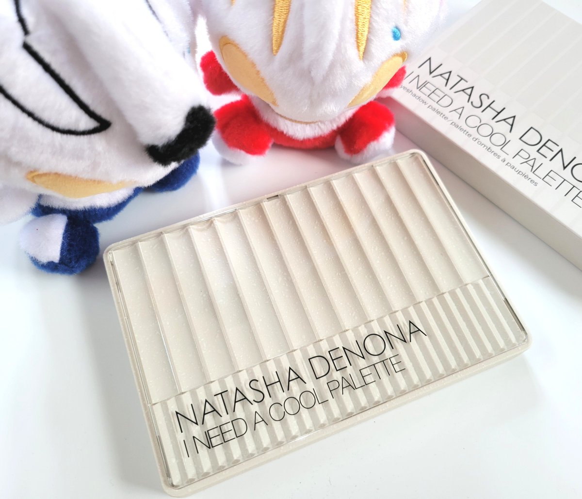dgss9y's tweet photo. NATASHA DENONAの新作デカパレ最高にかわいい……久しぶりにアイシャドウが買えて興奮している！はやく使いたい！4枚目はだいすきなI NEED A NUDEとの比較です
#コスメ購入品 https://t.co/ri1ZfW0yIp