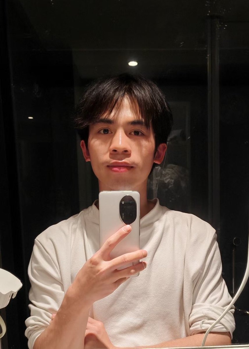 Ss2580852's tweet photo. 每天都在发疯中 这日子大概就这样十不如九吧 https://t.co/34e8c4AQsY