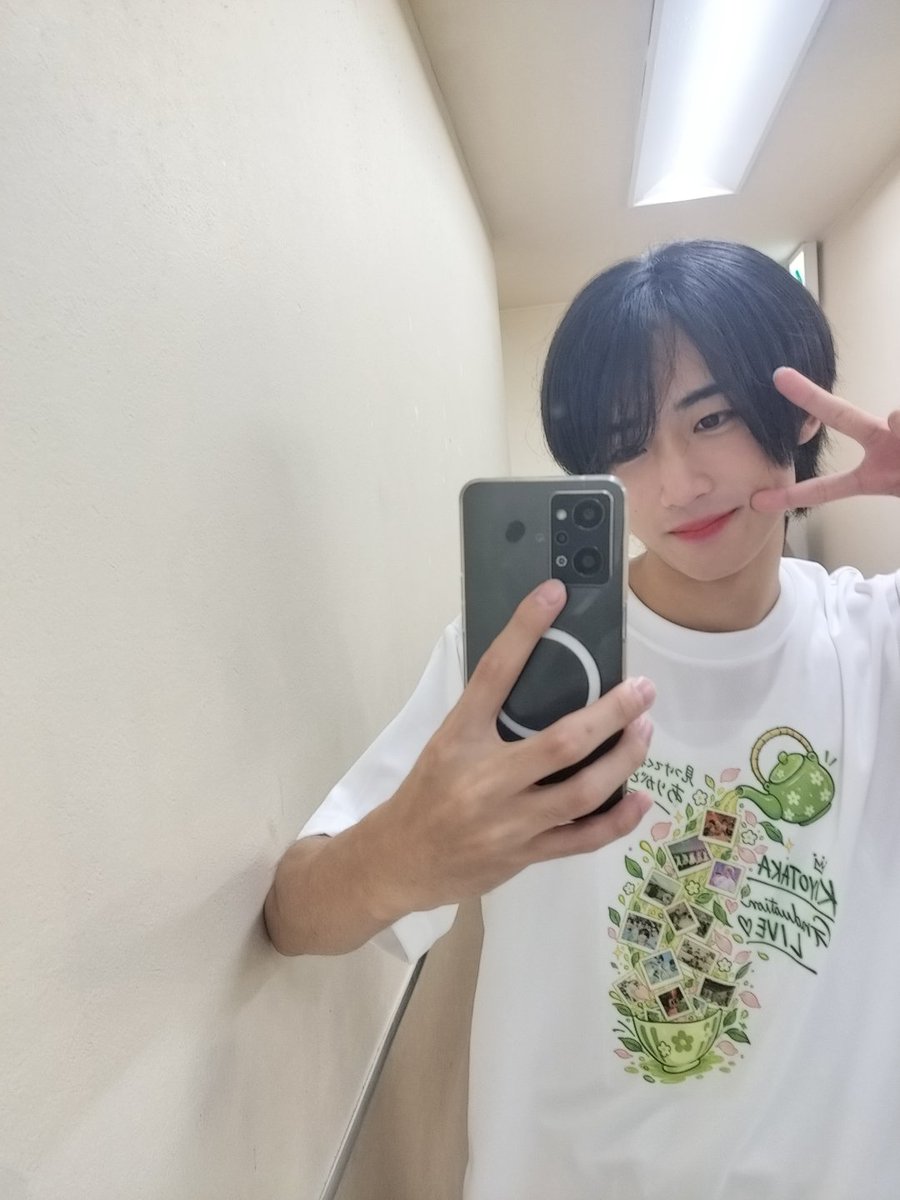 r10nNakajima's tweet photo. 9月21日佐瀬清隆さん卒業公演！
台風の中お越し下さりありがとうございました。本当にきれいな茶畑で感動しました。これはミリオンズそして先輩達が日々努力し続けた結果だと思います。本当に凄いです。
僕は明日からこのグループの新メンバーになります。これから一緒に歩んでもらえる人になります！ https://t.co/vLCifH6tV4