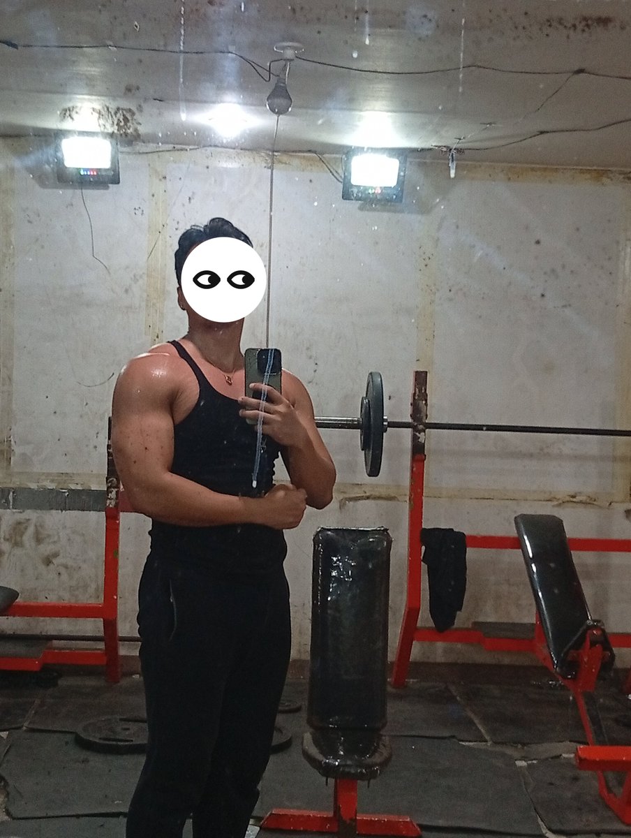 OcnarfFRph's tweet photo. Bicep reveal daw https://t.co/5iFOYRamOn