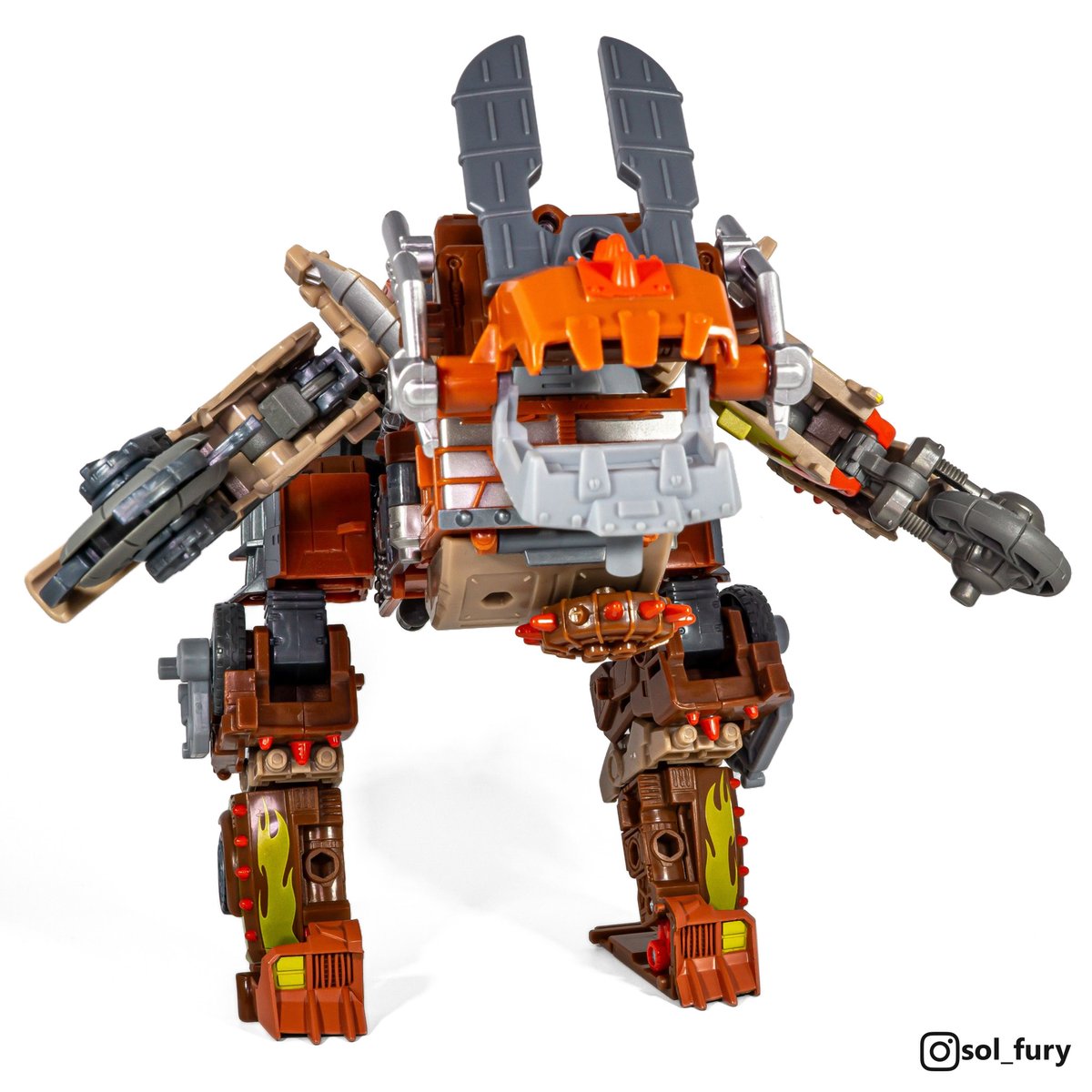 SolFury's tweet photo. "You crazy carbot, I don't know whether to eat you or kiss you."

Junkasaurus - Transformers Legacy Evolution (Combiner, 2023) 

#transformers #toyphotography #transformerstoys #transformerslegacy #transformersgenerations https://t.co/Y2etmeppO3