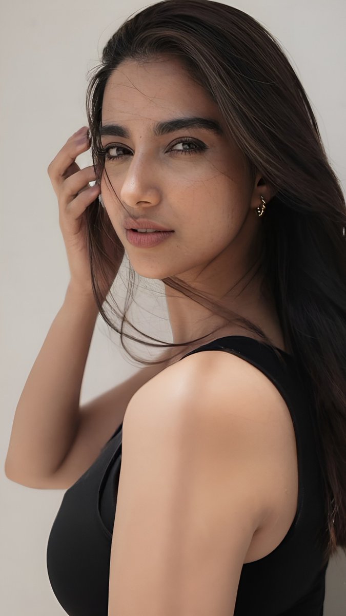 Actresspicturee's tweet photo. Meenakshi chaudhary

#MeenakshiChaudhary #meenakshi #telugu #actress #teluguactress #actressphoto #actresshd #4kimages #ActressHub #bollywood #tollywood #tiktok #instagram #x #teluguleaked #trending #viral https://t.co/cHfB9uD4zM