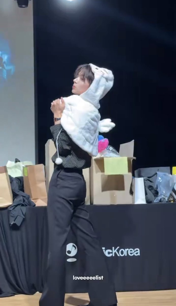 sinxmio's tweet photo. 🐇🐇 https://t.co/7Klfh2uTeG