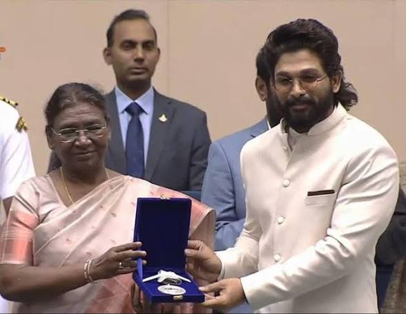 AAFanIkkadaa's tweet photo. #AlluArjun 
National Award ✅ 
Gunnies World record ✅
Next...??? ⏳⏳⏳

Iykyk

@alluarjun #Raaka #Mocap https://t.co/64oKLLFCSC
