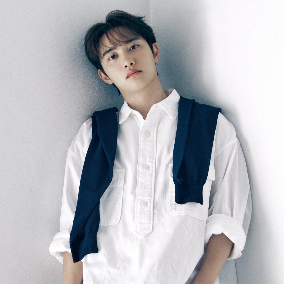 Doh_home's tweet photo. 맨날 피아노만 치다 없어지는 유준 선배 같음 https://t.co/XR8FETK9yP