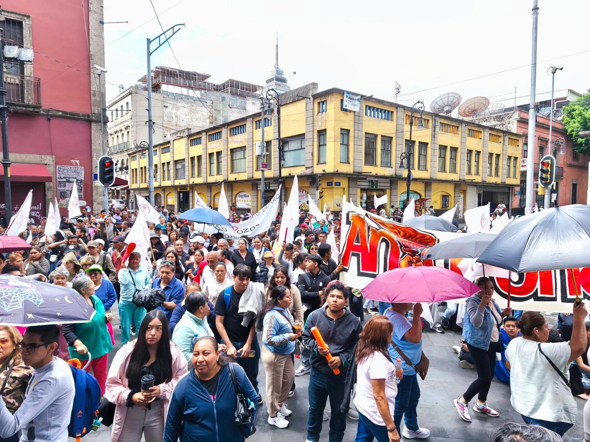 NancyGrajedaM's tweet photo. Buenos días. Te invito a leer mi crónica de esta semana:
Antorcha impulsará iniciativa ciudadana para regularizar colonias de la CDMX
https://t.co/3rTrRjYt80 https://t.co/uXn5jbstZI