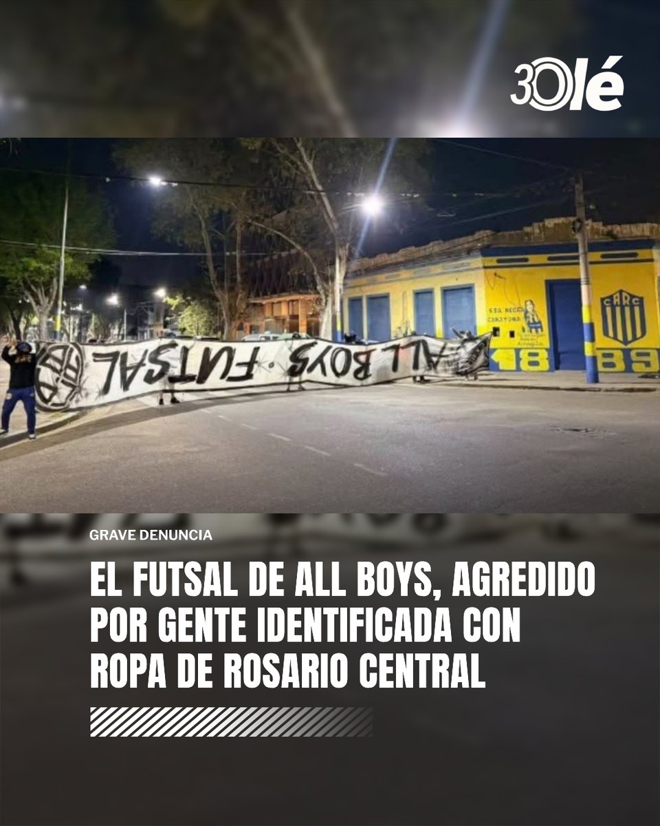 DiarioOle's tweet photo. ⚠️🚔 GRAVE DENUNCIA DE ALL BOYS QUE INVOLUCRA A ROSARIO CENTRAL

Según informó el club de Floresta, el equipo de futsal fue agredido físicamente por personas que vestían indumentaria de Rosario Central tras el partido disputado este sábado ante Club Atlético Provincial, en la ciudad de Rosario.

Durante el fin de semana, se difundió una imagen de por lo menos tres individuos exhibiendo un trapo robado durante el encuentro, que habría ocasionado una pelea entre esta gente y los jugadores de All Boys.

La dirigencia aseguró que gestiona ante la AFA y las autoridades de Atlético Provincial para esclarecer el episodio y determinar las responsabilidades.