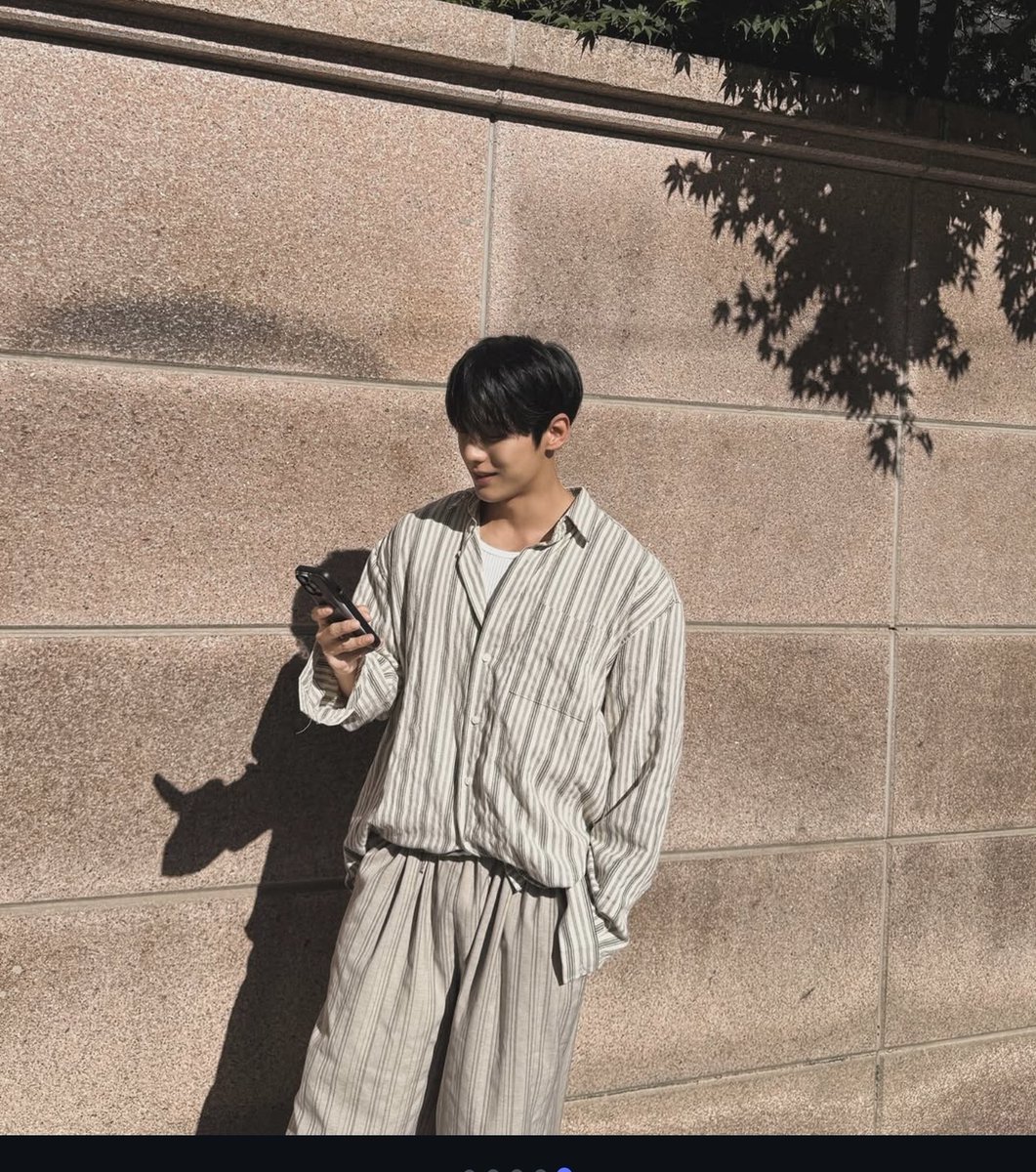 msmysymbk's tweet photo. #비투비 #이민혁 #프니엘
260921 각자 IG
오늘 좋은 날이네💙 https://t.co/xBpyUuUgEP