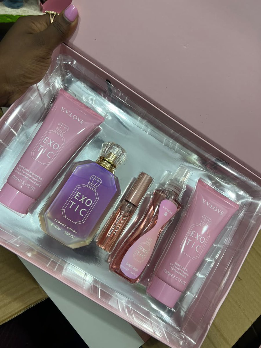 LizAu21's tweet photo. Perfume gift sets at only 80,000 

0771-099-069 to order https://t.co/eBEoW6FgBJ