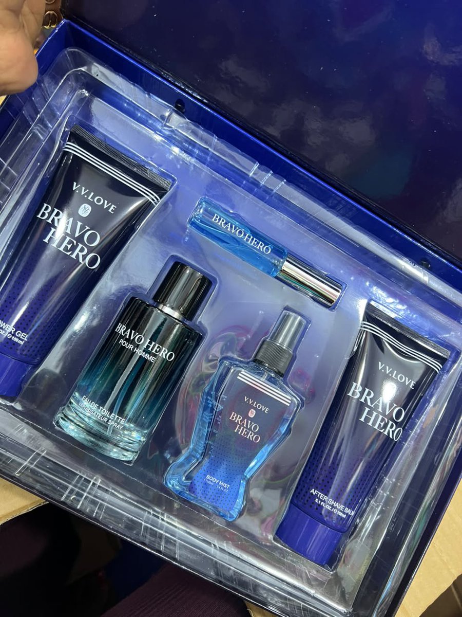 LizAu21's tweet photo. Perfume gift sets at only 80,000 

0771-099-069 to order https://t.co/eBEoW6FgBJ