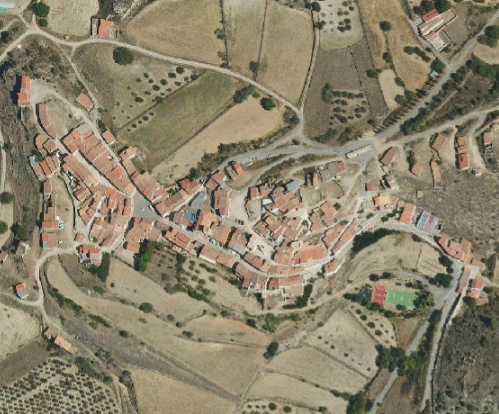 IGEAR_Aragon's tweet photo. ¿Dónde nos encontramos?
Dos pistas🔎
1. Tiene nombre de "insecto" y es el pueblo más al sur de todo #Aragón
2. Es un lugar excepcional para disfrutar del cielo nocturno por su escasa contaminación lumínica. https://t.co/FThWzOU6PS