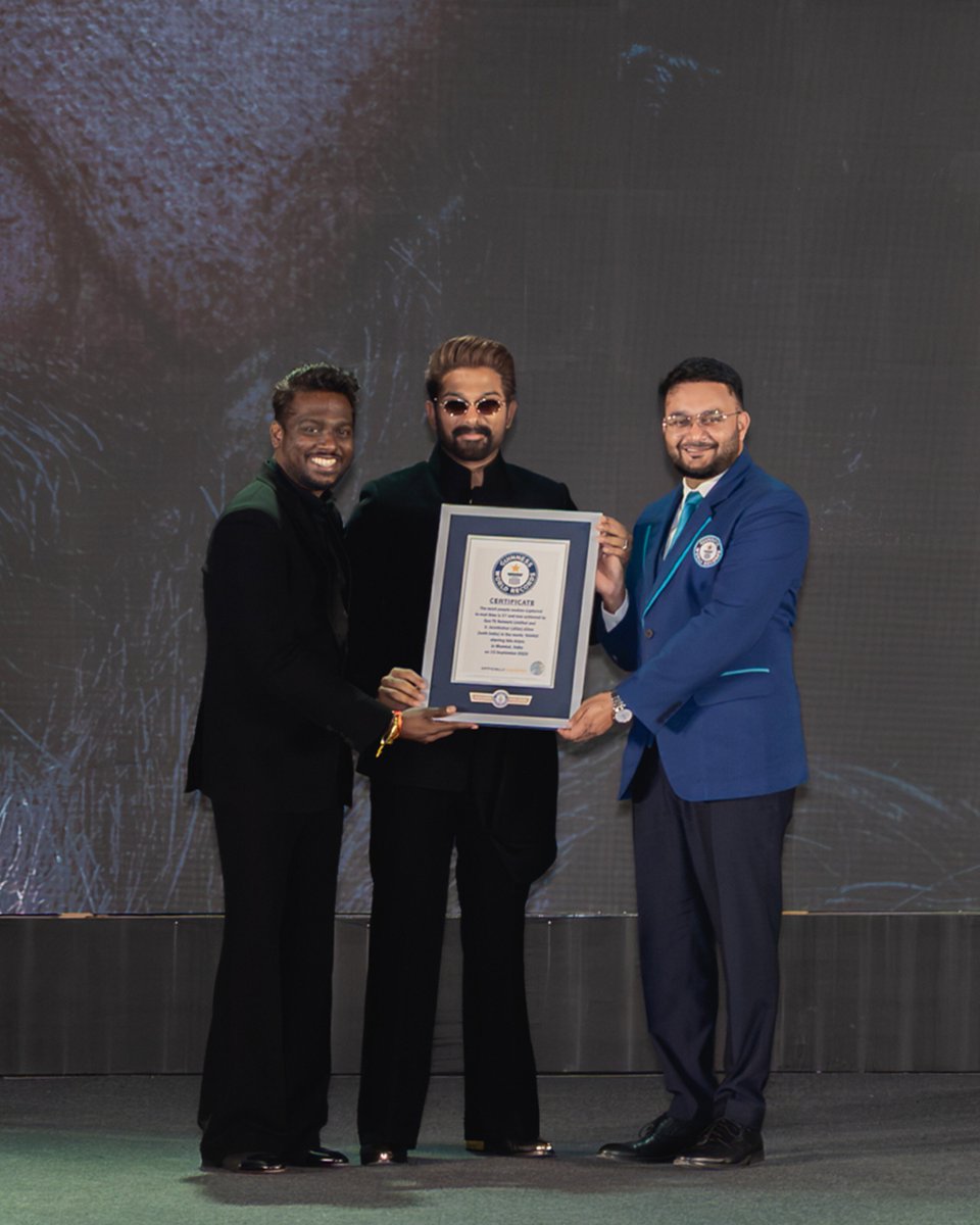 telugufilmnagar's tweet photo. Icon Star #AlluArjun’s #Raaka scripts history 🏆 

Team enters the Guinness World Records for the Most People Motion Captured in Real-Time with 37 performers simultaneously 💥🔥

#Atlee #TeluguFilmNagar https://t.co/voFShZf65W