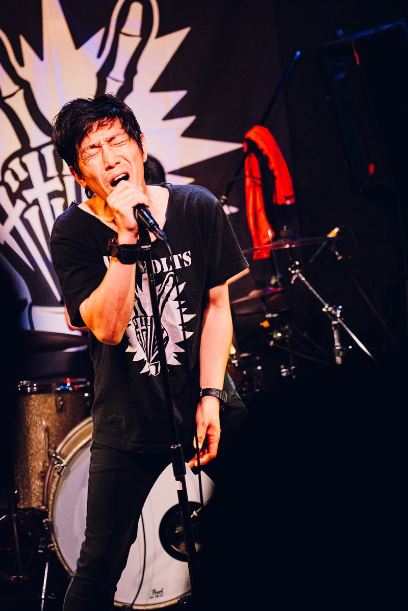 THE_VOLTS8969's tweet photo. SHAKTPUNKとNAKED KINGS HIPSレコ発⚡️おめでとうございます🥳悪天候のなか来てくれたお客さんもありがとう☔️

1. 拝啓 夏様
2. 恐竜フェスティバル
3. ブーンカッコいい
4. 君に宇宙
5. 永遠リピート
6. 変わらないもの
7. ポインセチア
8. オオカミ

Photo by 大貫卓也( @takuya__onuki ) https://t.co/W86QM3pf0Y