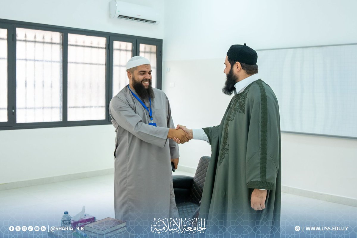 sharia_9_8's tweet photo. جولة #رئيس_الجامعة_الإسلامية لمتابعة سير المقابلات الشخصية للمتقدمين ل��التحاق بالجامعة الإسلامية، والاطلاع على مجريات العمل وجهود اللجان في تنظيم واستقبال المتقدمين.

ولا يزال #التسجيل_مستمرا، والفرصة متاحة للراغبين في الالتحاق بالجامعة.
رابط التسجيل:
https://t.co/mOav0XZ77u https://t.co/ZxnvHlItc3