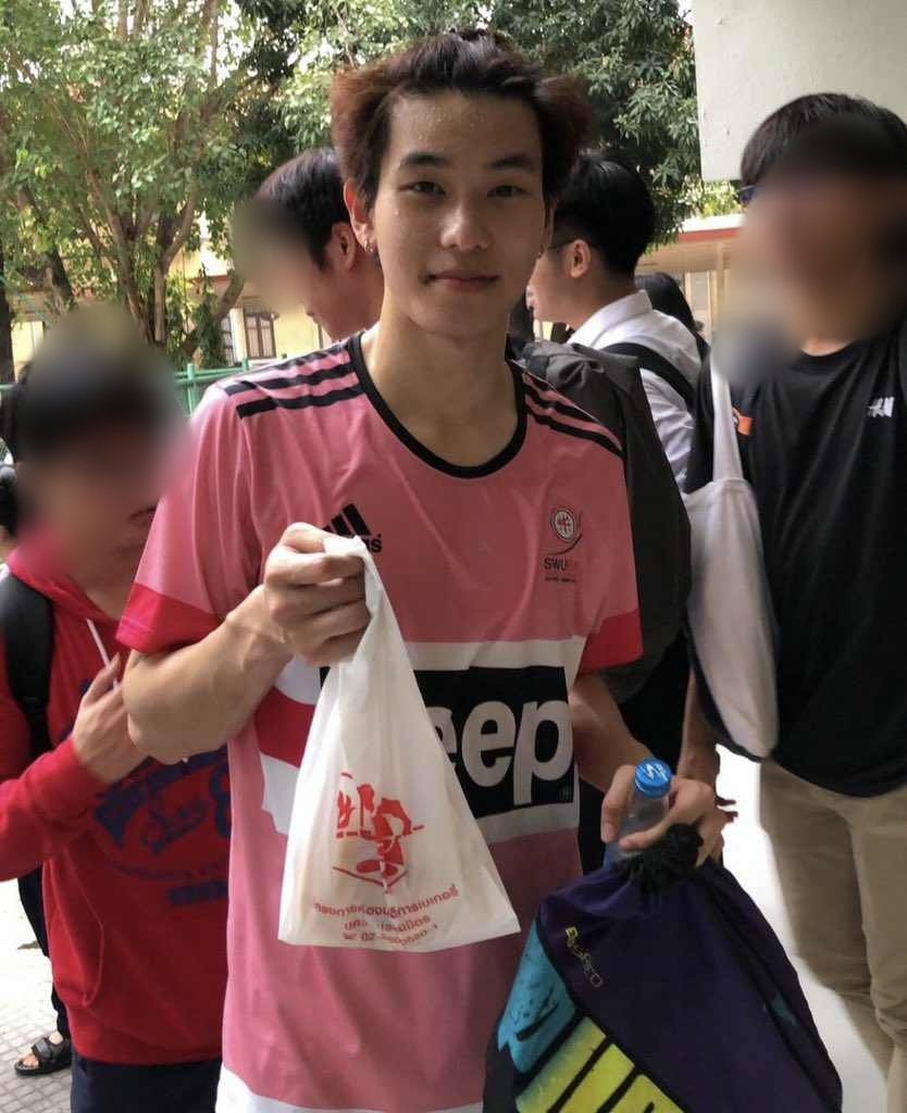 Fongchompuu's tweet photo. ถ้าวันนี้ไม่เห็นค่า       กลับมาวันหน้าก็ได้นะ https://t.co/ksdtyxOsjS