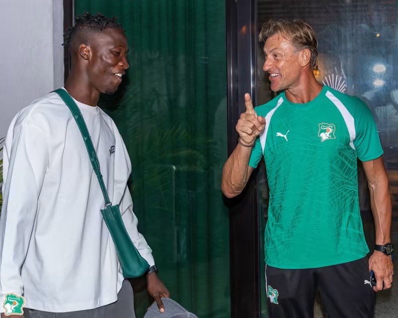saedeciv's tweet photo. Welcome les jeunes https://t.co/QsYjpzAjEg